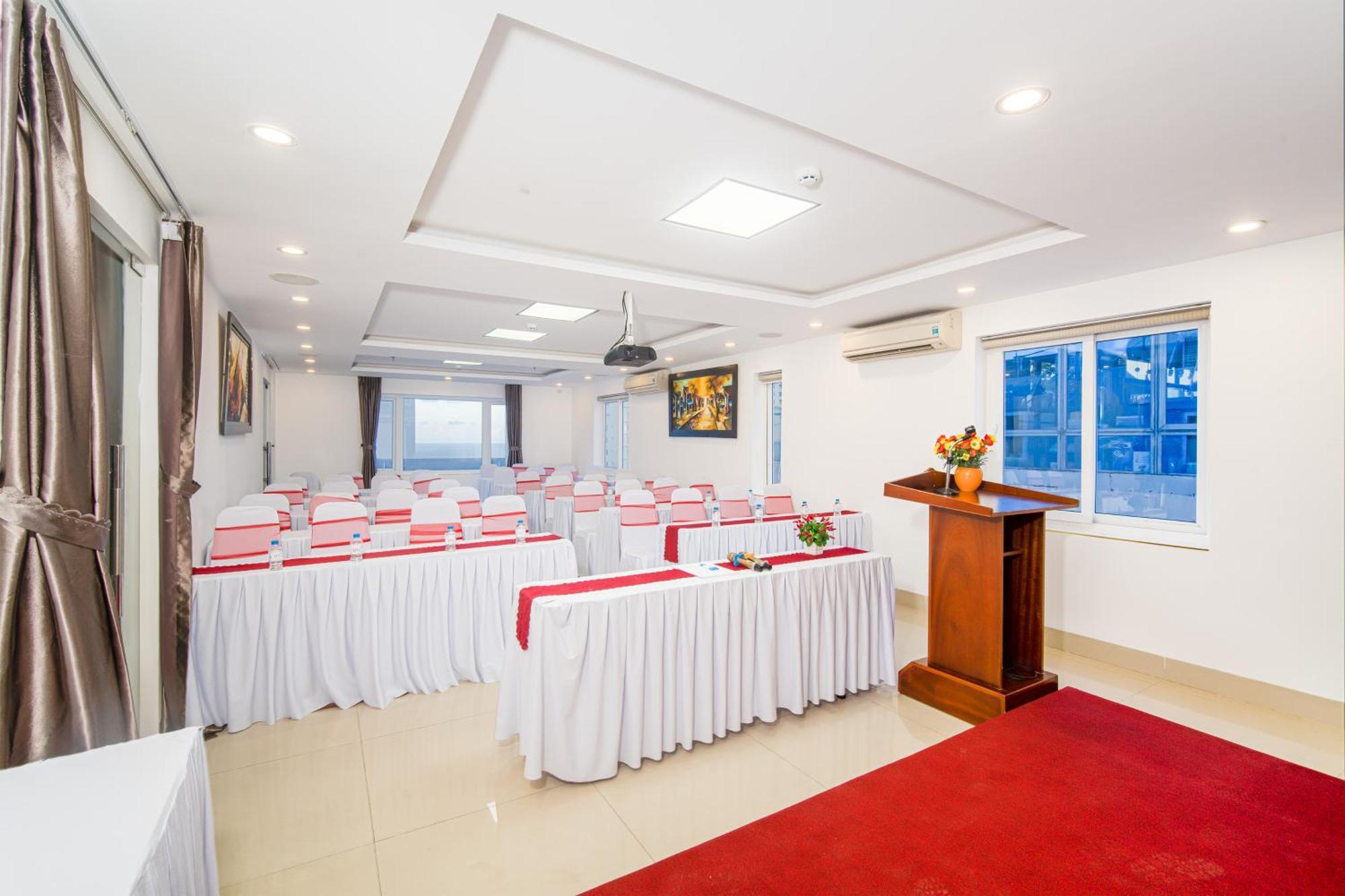 Golden Star Hotel By Thg Da Nang Exterior photo