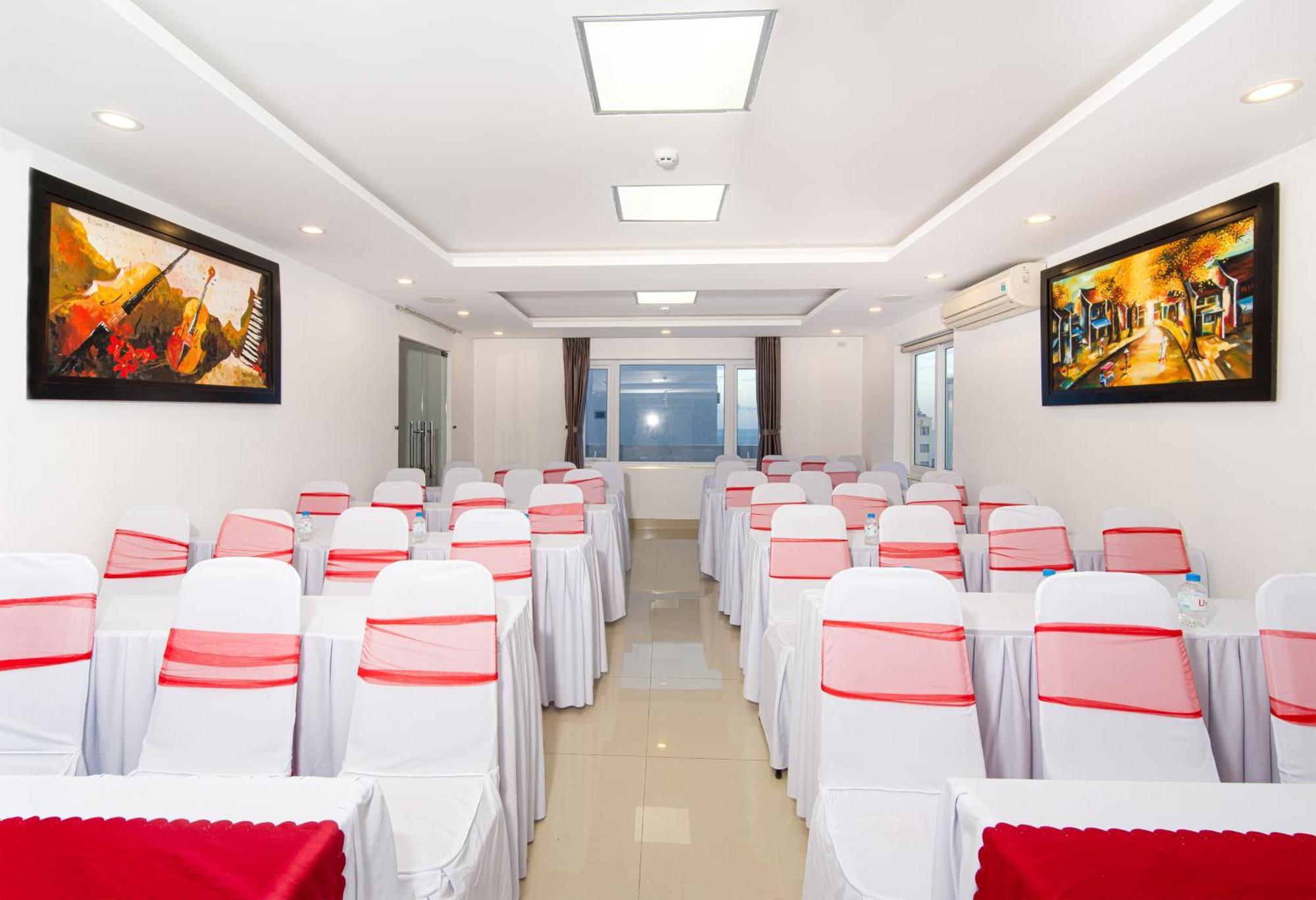 Golden Star Hotel By Thg Da Nang Exterior photo