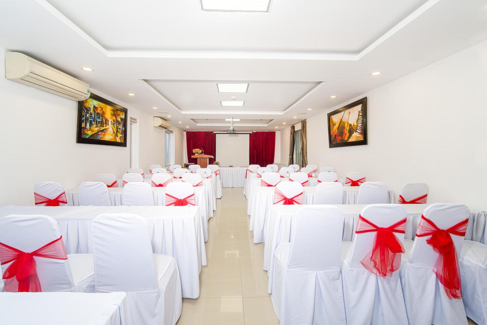 Golden Star Hotel By Thg Da Nang Exterior photo