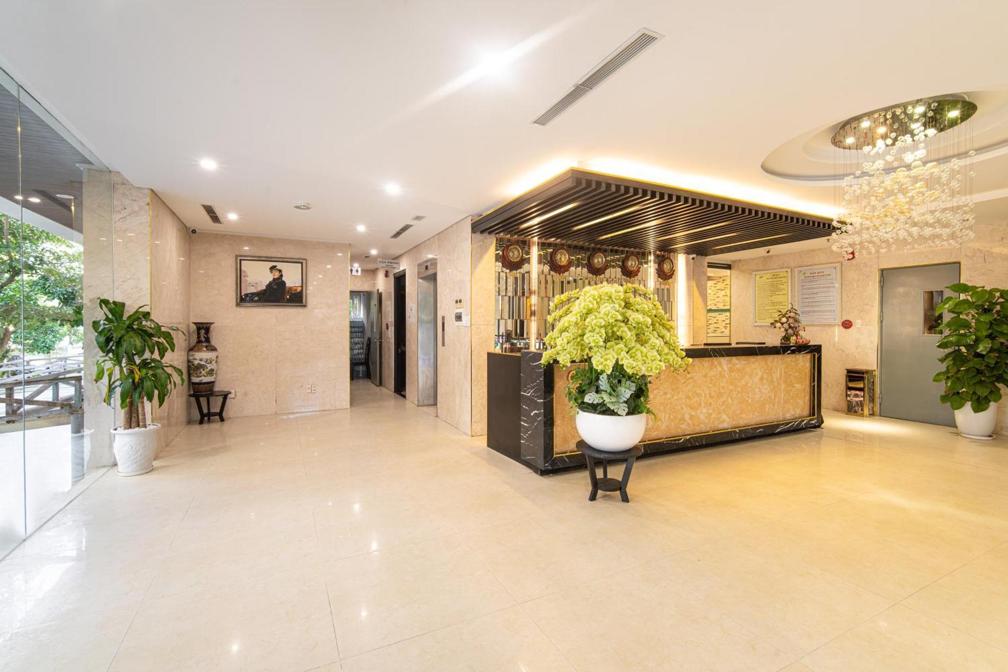 Golden Star Hotel By Thg Da Nang Exterior photo